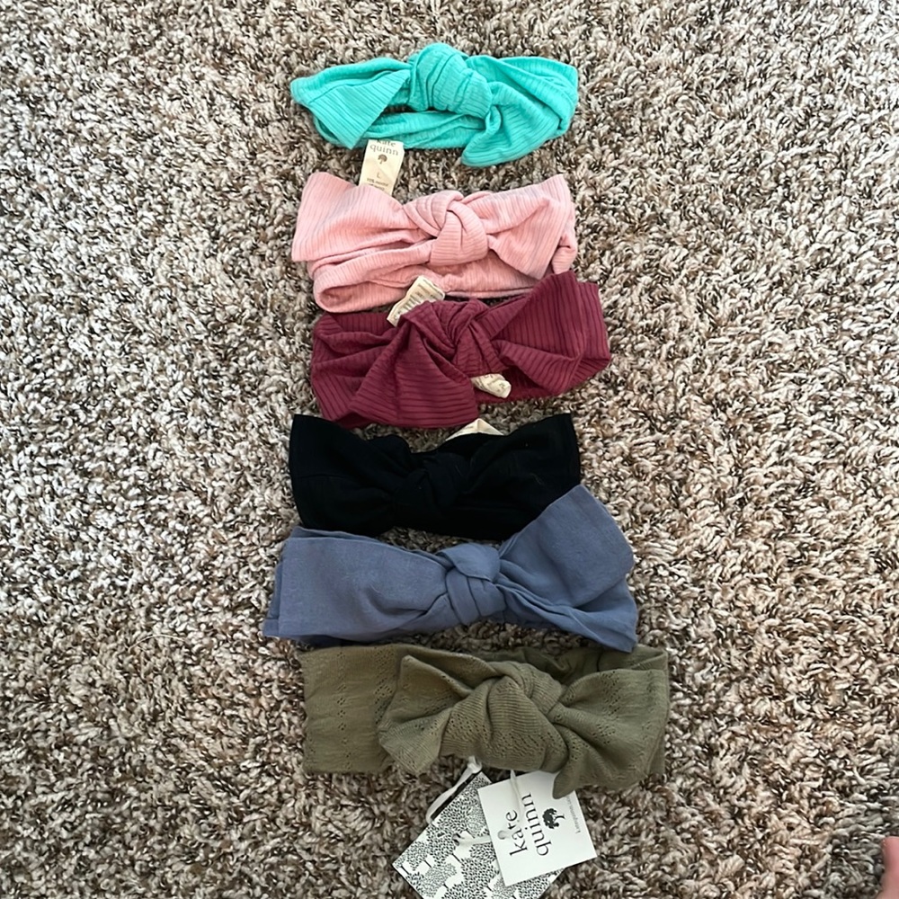 Lot of Six Kate Quinn Bows, Size L